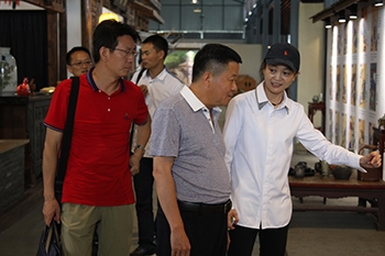 昆明市農業(yè)局局黨委書記、局長郭增敏針對昆明市農莊工作的三點建議